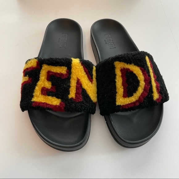 Fendi Black Shearling Vocabulary Pool Slides MENS 7 women 10 spell out logo - Picture 4 of 13